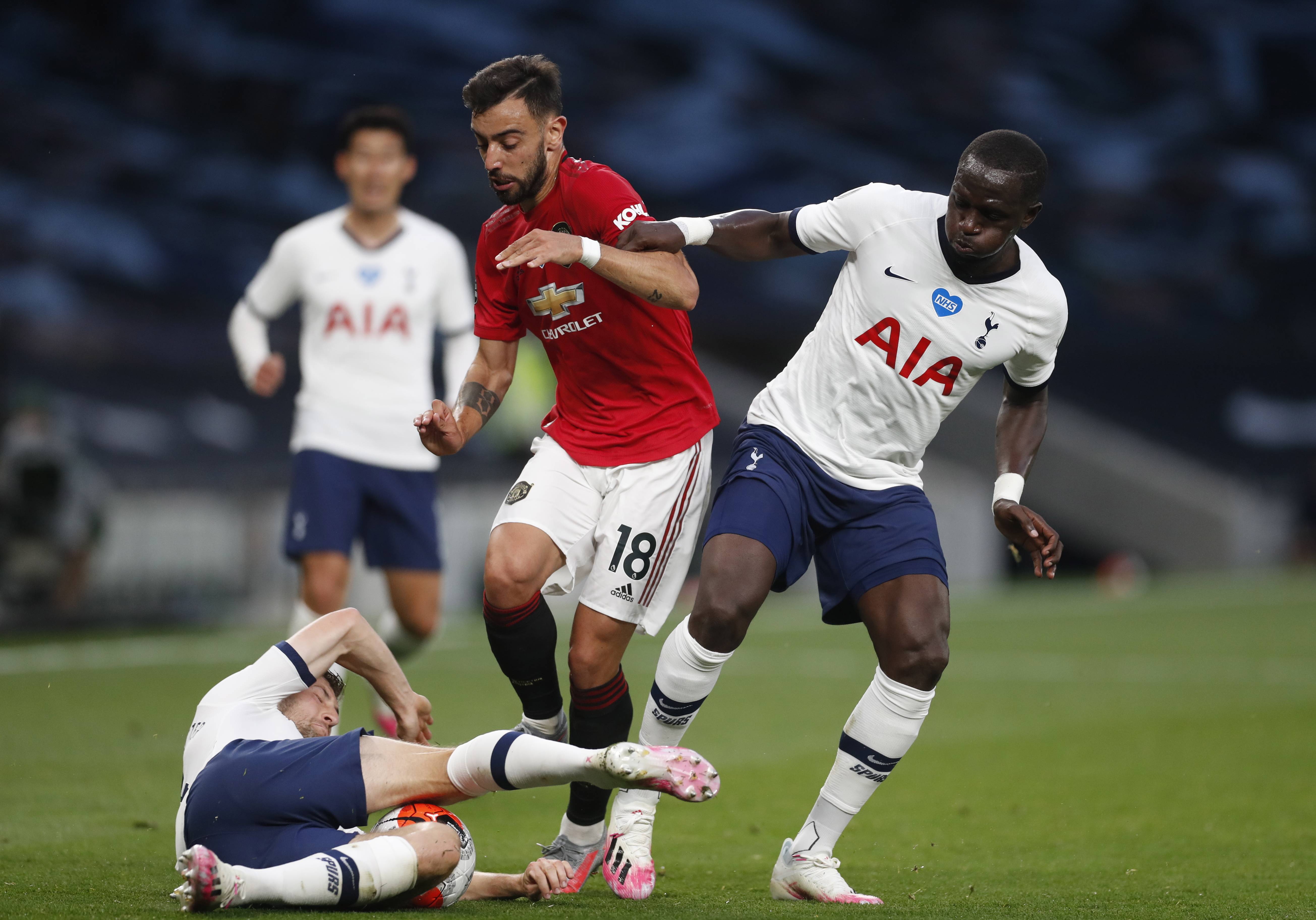 尽管困境重 尽管困境重